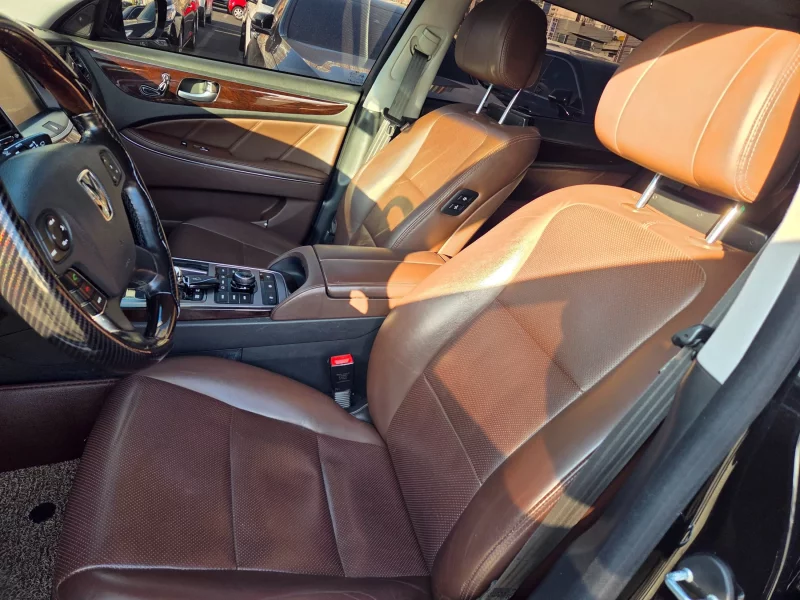 Hyundai Equus