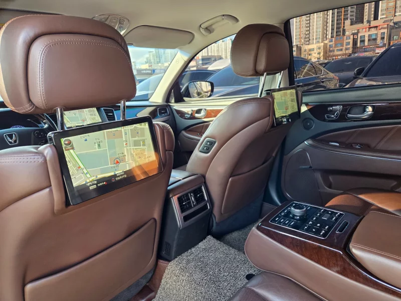 Hyundai Equus