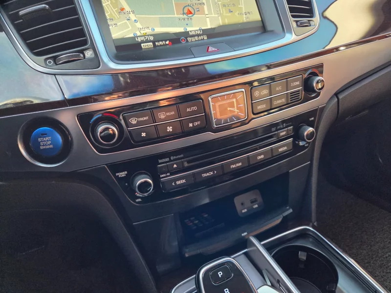 Hyundai Equus