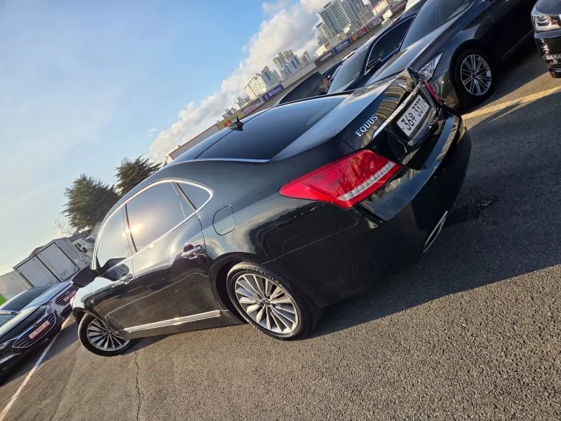 Hyundai Equus