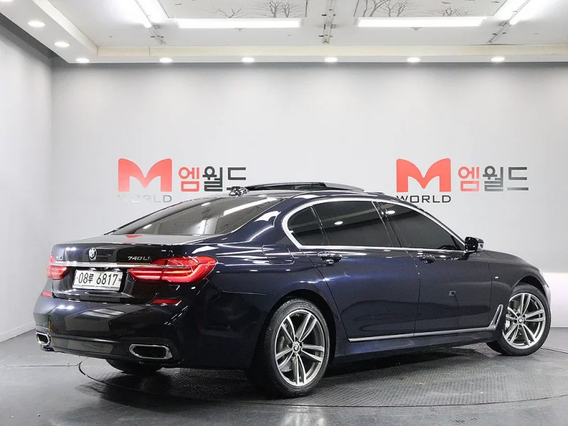 BMW 7-Series