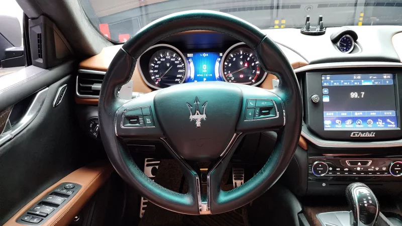 Maserati GHIBLI