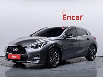 Infiniti Q30