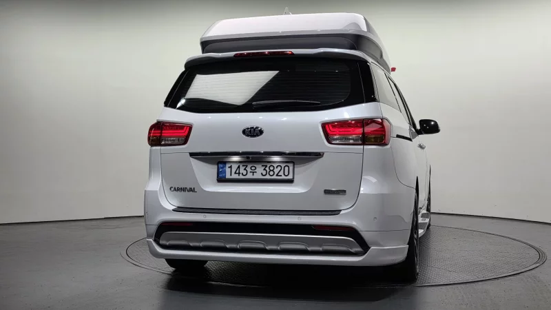 Kia Carnival