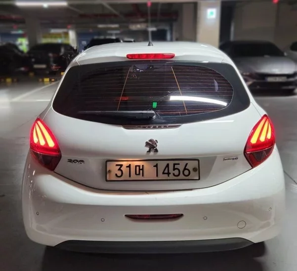 Peugeot 208