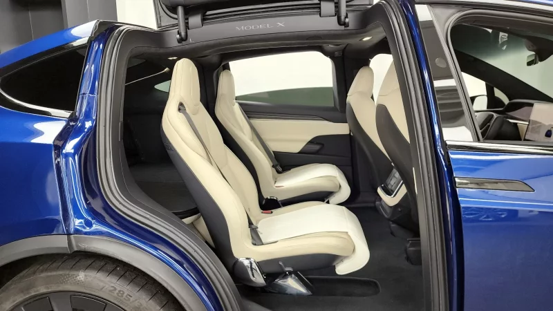 Tesla MODEL X