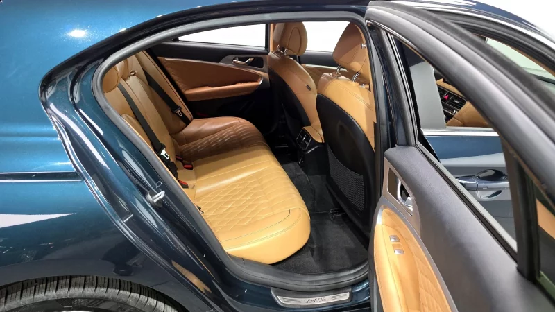 Genesis G70