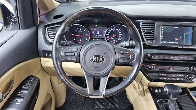 Kia Carnival
