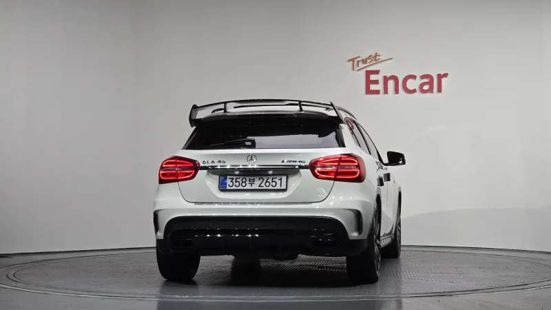 Mercedes-Benz GLA-Class