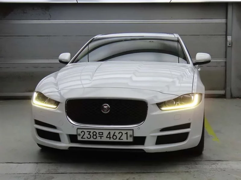 Jaguar XE