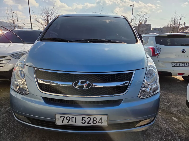 Hyundai Starex