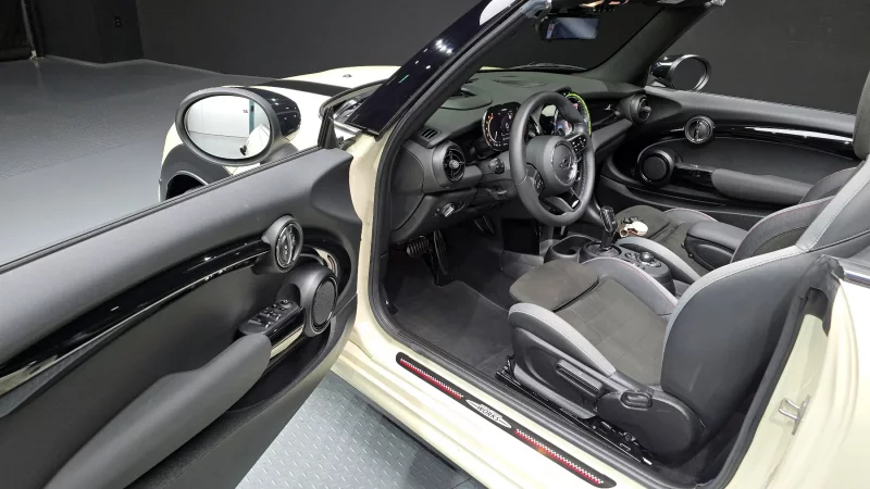 MINI Cooper Convertible