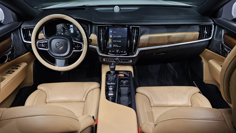 Volvo S90