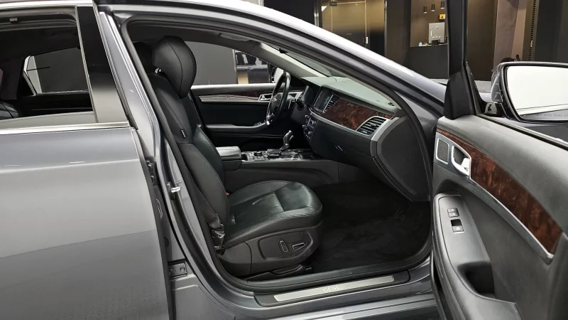 Hyundai Genesis