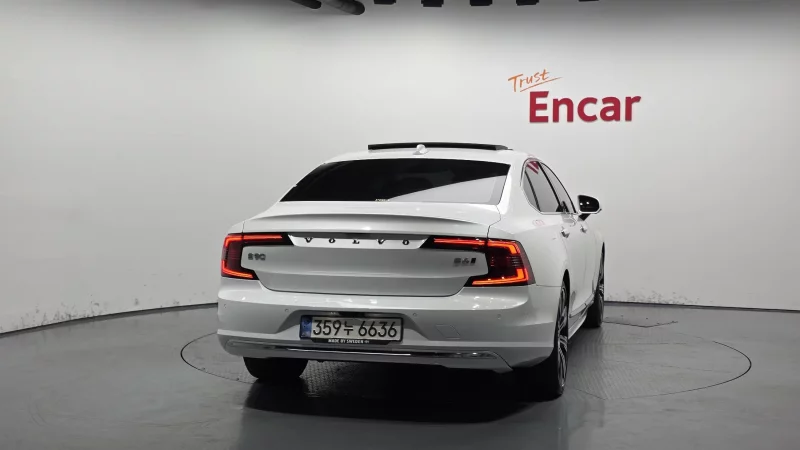 Volvo S90
