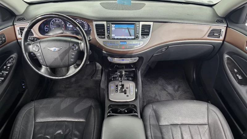 Hyundai Genesis