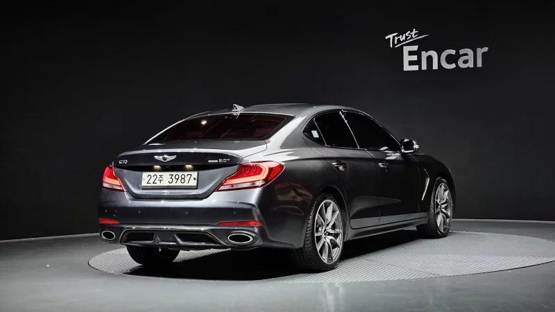 Genesis G70