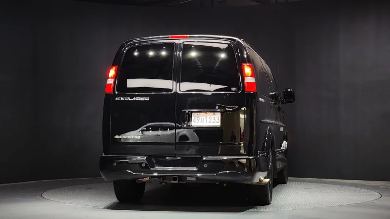 Chevrolet Express Van