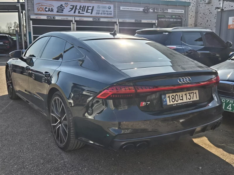 Audi S7