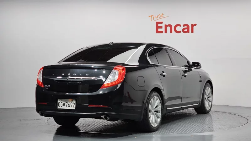 Lincoln MKS
