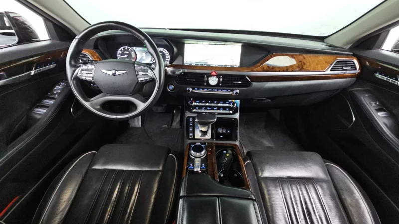 Genesis EQ900