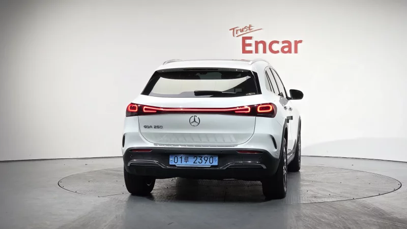 Mercedes-Benz EQA
