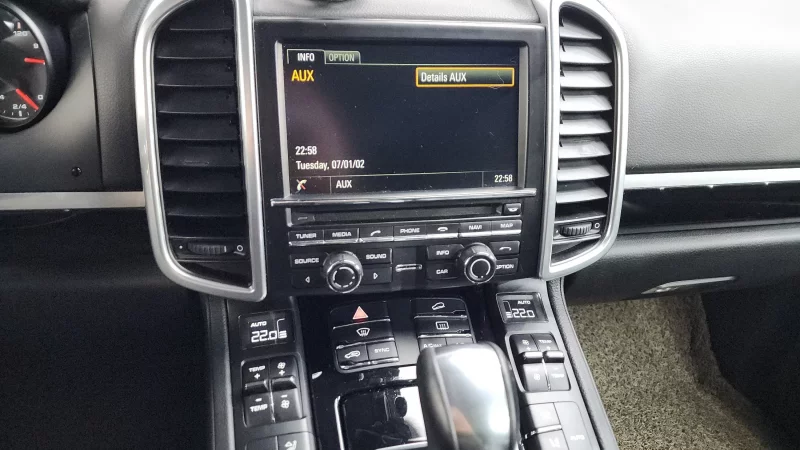 Porsche CAYENNE