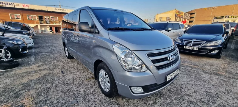 Hyundai Starex