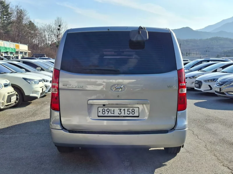 Hyundai Starex
