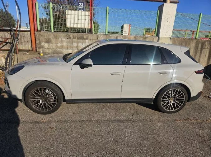 Porsche CAYENNE