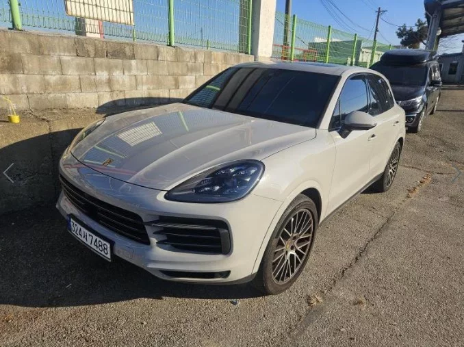 Porsche CAYENNE