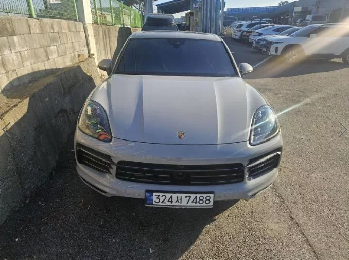 Porsche CAYENNE