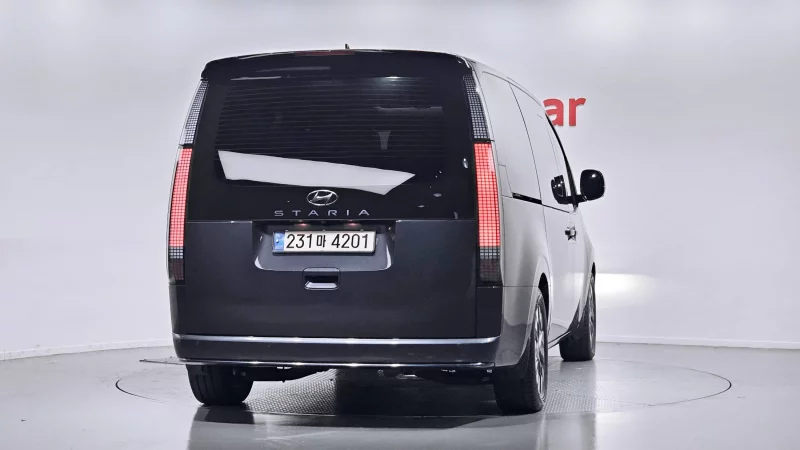 Hyundai Staria