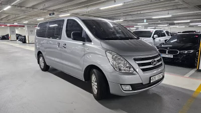 Hyundai Starex