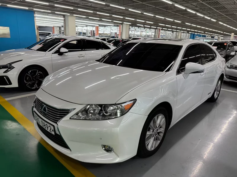 Lexus ES