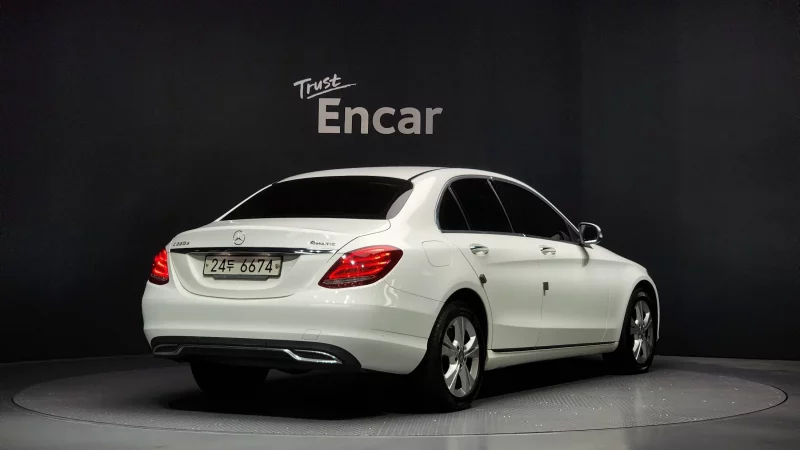 Mercedes-Benz C-Class