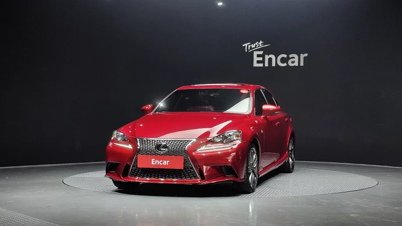 Lexus IS