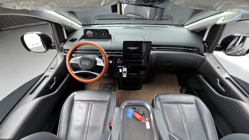 Hyundai Staria