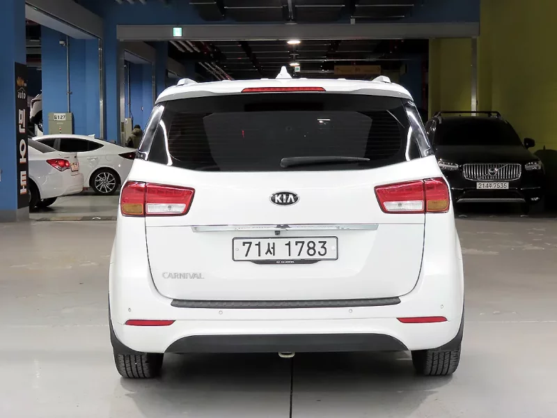 Kia Carnival