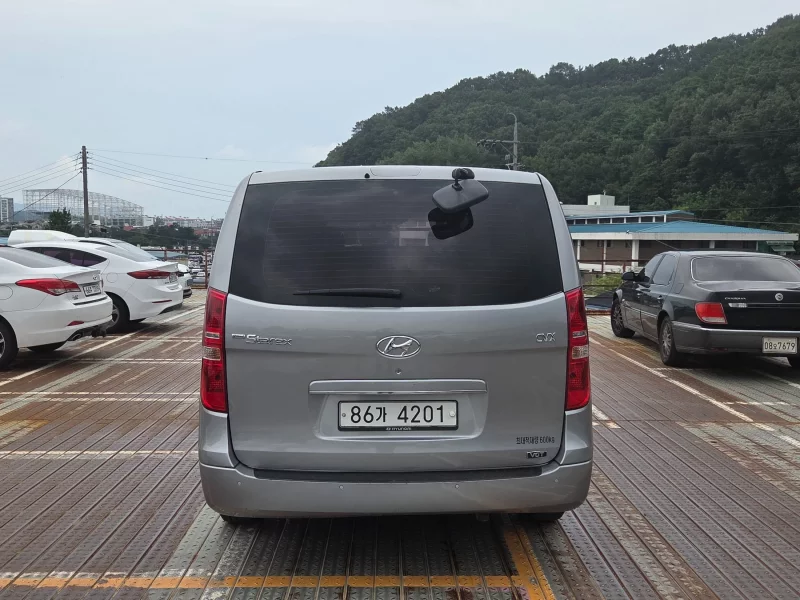 Hyundai Starex