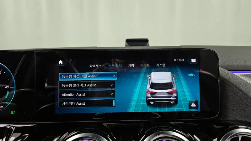 Mercedes-Benz GLA-Class