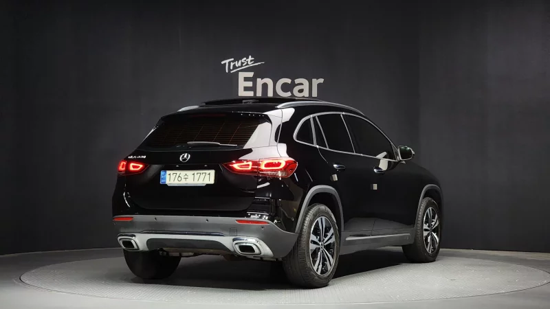 Mercedes-Benz GLA-Class