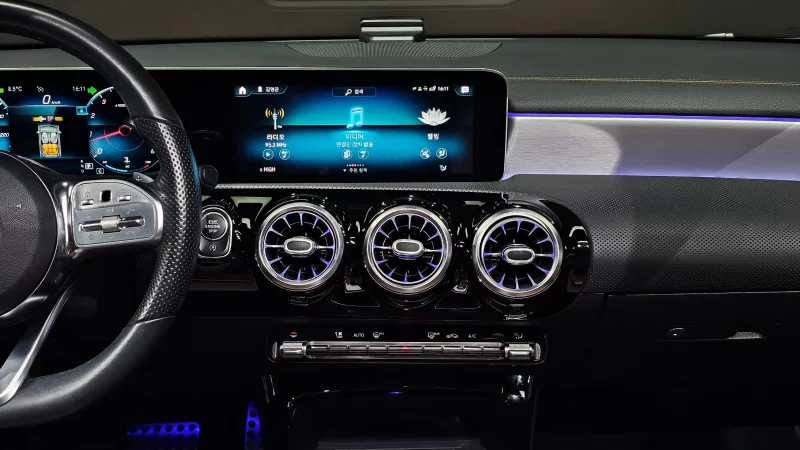 Mercedes-Benz CLA-Class