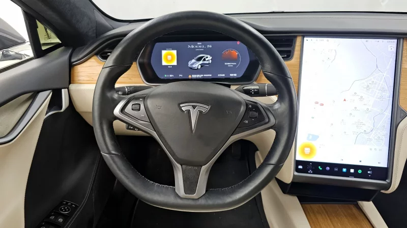 Tesla MODEL S