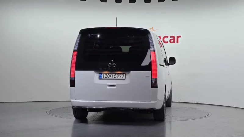 Hyundai Staria