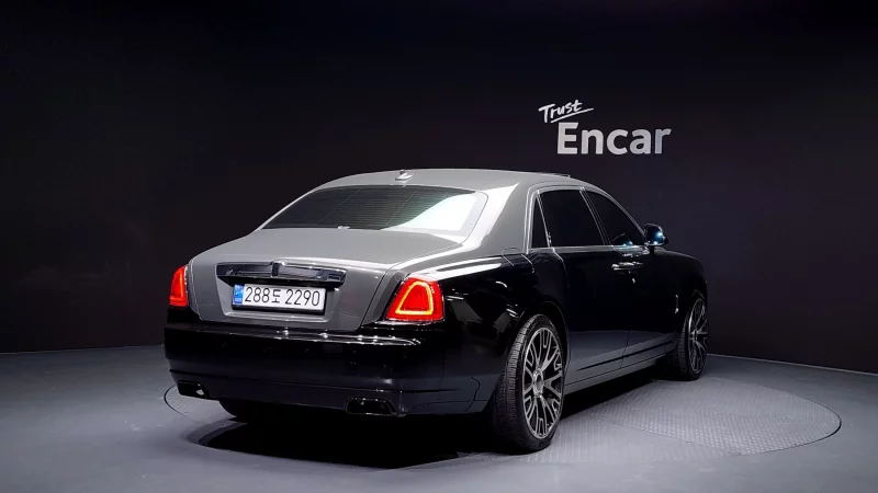 Rolls-Royce GHOST
