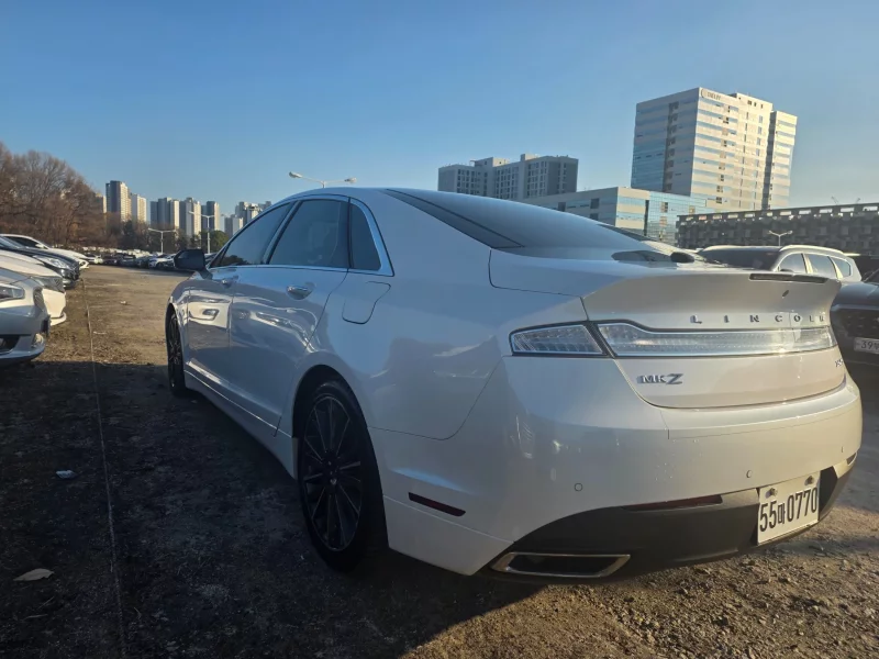 Lincoln MKZ