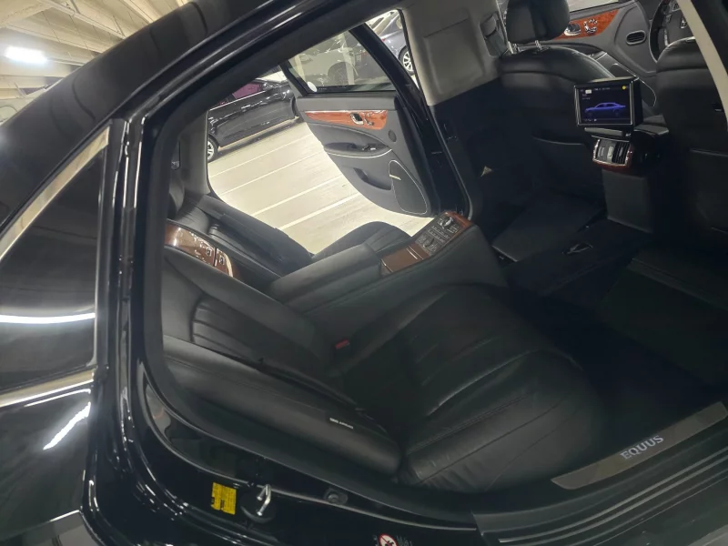 Hyundai Equus