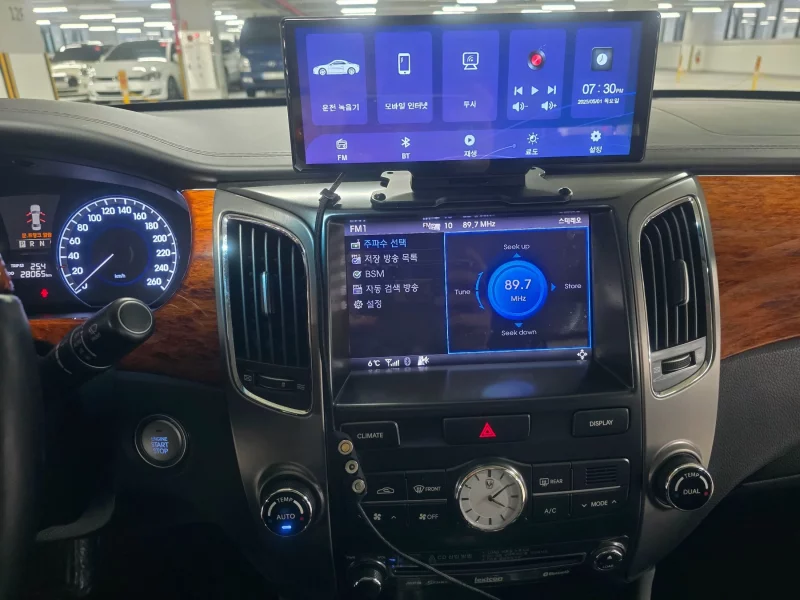 Hyundai Equus