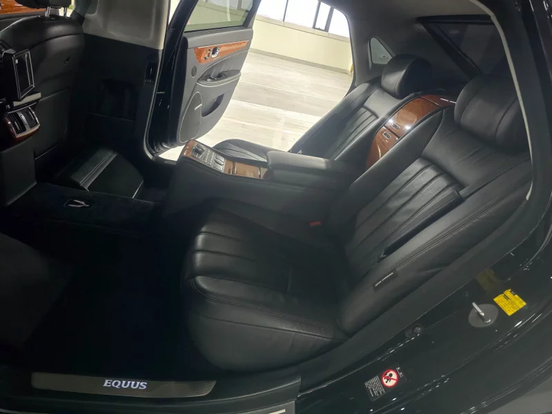 Hyundai Equus